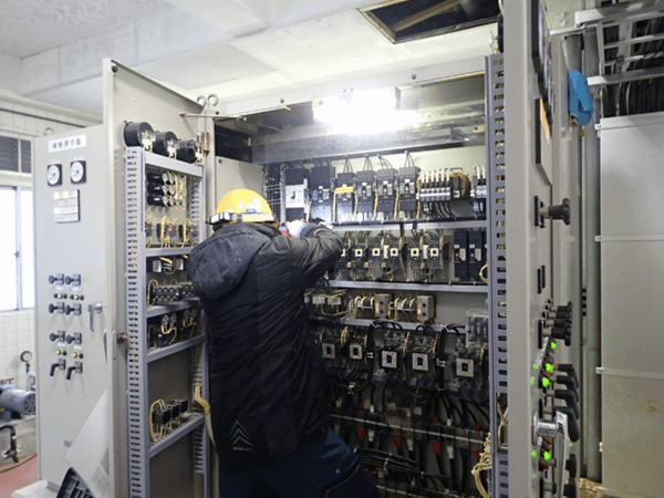 動力設備工事の様子