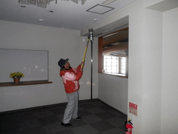 消防設備保守の様子