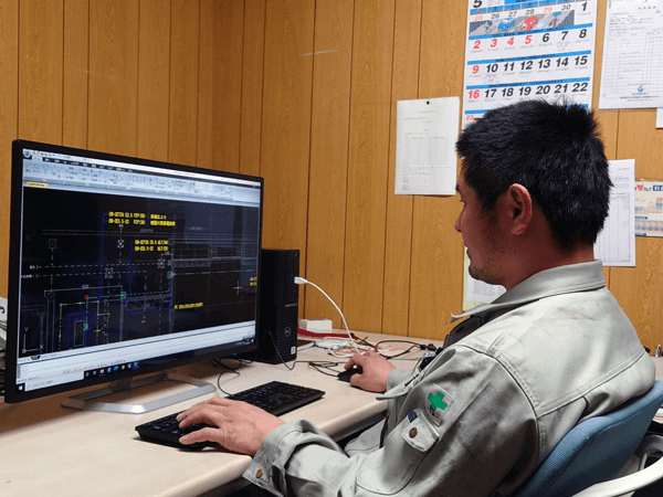 工事を支える事務作業の様子