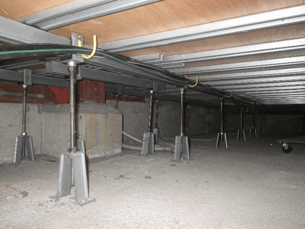 屋内配線工事の様子